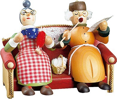 Räuchermännchen Oma und Opa auf Sofa Räuchermännchen Oma und Opa auf Sofa