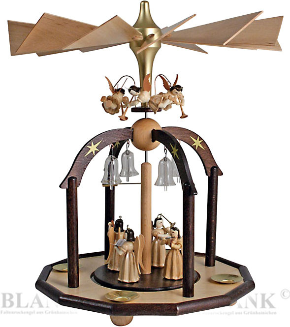 Glöckchenpyramide mit Faltenlangrockengel, für Kerzen Glöckchenpyramide mit Faltenlangrockengel, für Kerzen