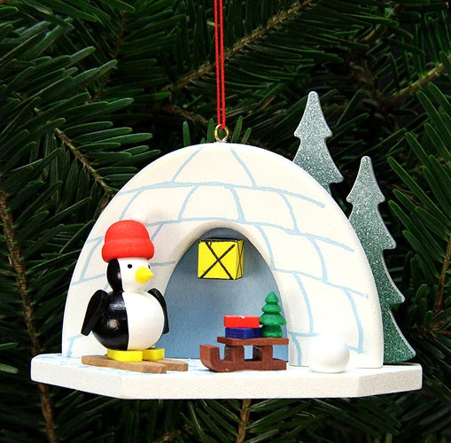 Baumbehang Iglu mit Pinguin