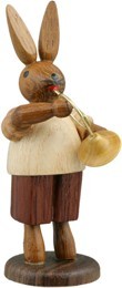 Hasenmusikant mit Waldhorn / natur