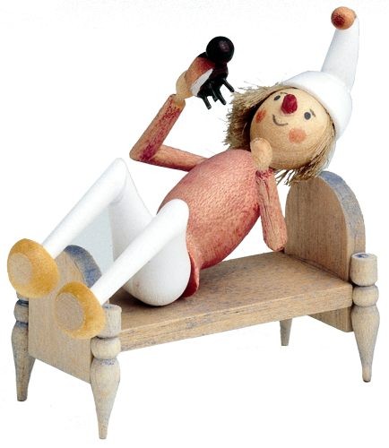 Holzfigur Onkel Fritz mit Bett Holzfigur Onkel Fritz mit Bett