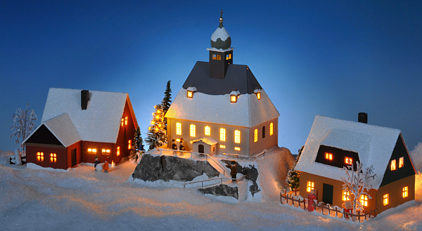 Lichterdorf mit Bergkirche Oberneuschönberg 