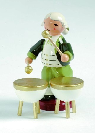 Mozart Orchester Musiker mit Pauke Mozart Orchester Musiker mit Pauke