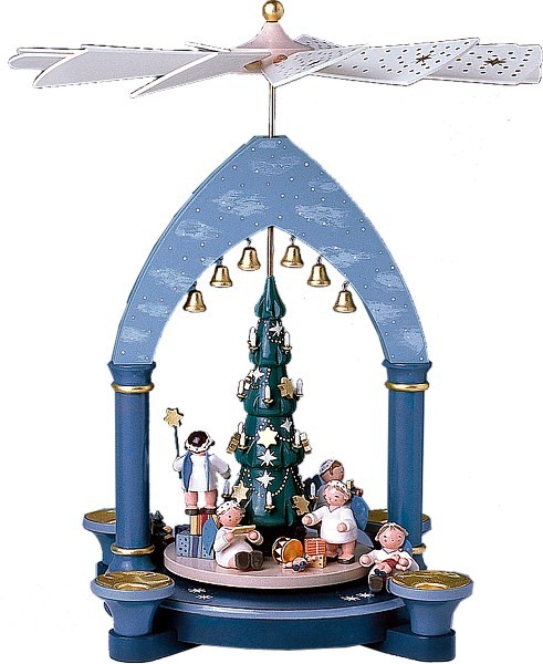 Tischpyramide Engel unterm Weihnachtsbaum Tischpyramide Engel unterm Weihnachtsbaum