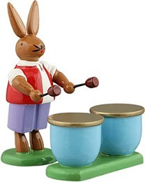Hase mit Kesselpauke Hase mit Kesselpauke