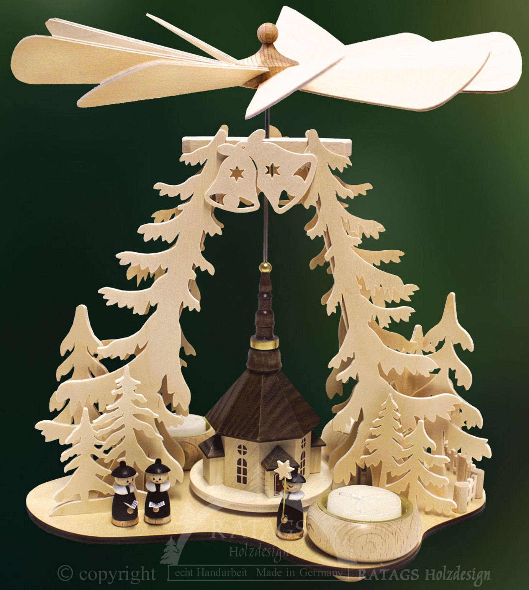 Waldpyramide, Seiffener Kirche mit Kurrende Waldpyramide, Seiffener Kirche mit Kurrende