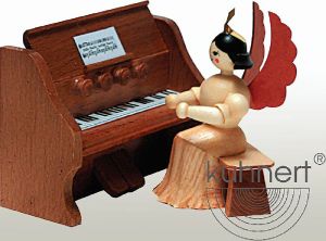 Konzertengel am Harmonium, natur
