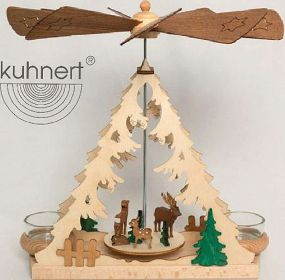 Teelichtpyramide mit Waldtieren Teelichtpyramide mit Waldtieren