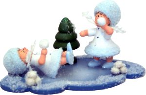Schneeflöckchen bei Schneeballschlacht