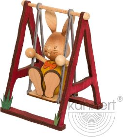 Stupsi Hase auf Schaukel
