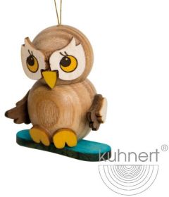 Baumbehang Eulenkind mit Snowboard