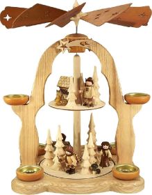 Pyramide Waldleute mit Teelicht, doppelstöckig Pyramide Waldleute mit Teelicht, doppelstöckig