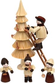 Weihnachtsbaum schmücken, natur