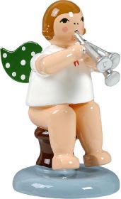 Engel mit Martinstrompete, sitzend, ohne Krone Engel mit Martinstrompete, sitzend, ohne Krone