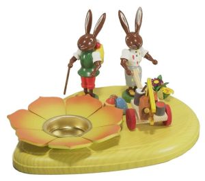 Osterbrett bunt mit Hasen und Teelicht