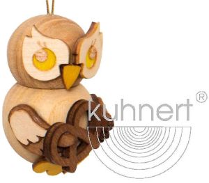 Baumbehang Eulenkind mit Brezel