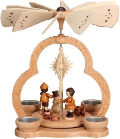 Pyramide - natur, mit Winterkindern, für 4 Teelichter Pyramide - natur, mit Winterkindern, für 4 Teelichter