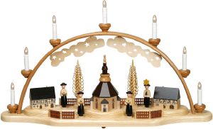 Schwibbogen, mit Seiffener Kirche u. großer Kurrende, elek. bel., 7 Kerzen Schwibbogen, mit Seiffener Kirche u. großer Kurrende, elek. bel., 7 Kerzen