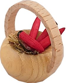 Körbchen mit Heu und Möhren