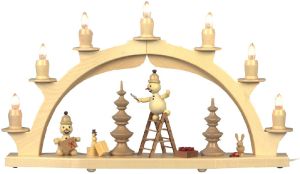 Lichterbogen - Junior beim Schmücken Lichterbogen - Junior beim Schmücken
