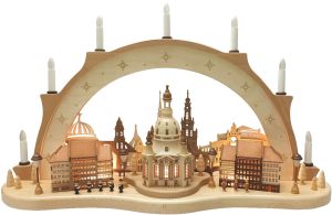 Schwibbogen Dresdner Frauenkirche, Neumarkthäuser und Figuren Schwibbogen Dresdner Frauenkirche, Neumarkthäuser und Figuren